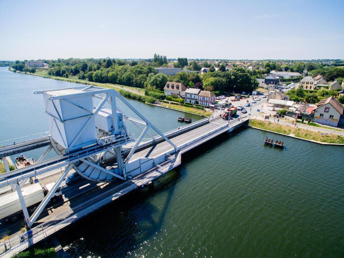 Maison Au Pegasus Bridge & Proche Plage ベヌヴィル エクステリア 写真